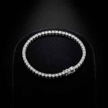 Classic Round-Cut Diamond Tennis Bracelet In 18K White Gold