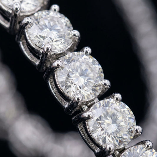 Classic Round-Cut Four-Prong Tennis Necklace In Silver