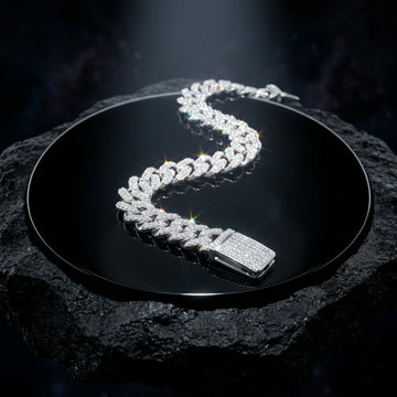 Slim Polished Cuban Link Bracelet In Silver With Pavé-Set End Cap Clasp
