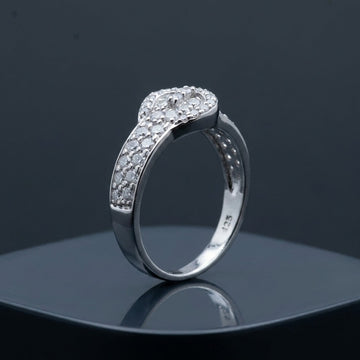 Graduated Round-Cut Diamond Band Ring In White Gold