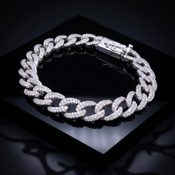 Iced Out Oval Pavé Link Chain Bracelet In White Gold With Full CZ Stone Setting