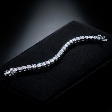 Classic Round-Cut Diamond Tennis Bracelet In White Gold